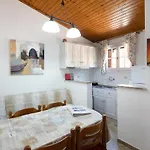 Amalia Cottages