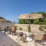 Amalia Cottages