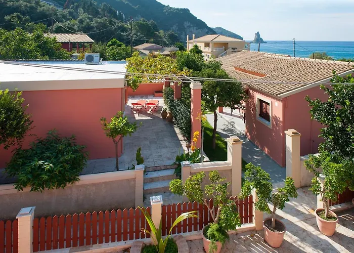 Amalia Cottages